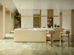 Marazzi Marble Look Onice Avorio – jasny spiek onyksowy w kremowo-białym odcieniu z delikatnym złotym użyleniem