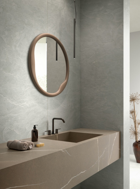 ANKARA Slate - łazienka wyłożona spiekami w odcieniu szarości