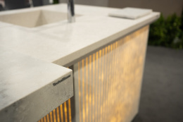 Ambiente Light -blat kuchenny, stonowanej bieli z delikatnymi, rozproszonymi strukturami przypominającymi naturalny marmur