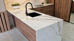 TechniStone Bronze Coast - blaty kuchenne w jasnej odsłonie