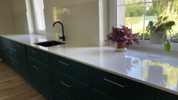 TechniStone Noble Linea- subtelny odcień szarości,  blat kuchenny