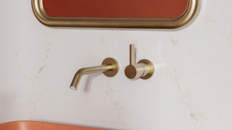 TechniStone Elysian Gold - ściany w bieli przeplatanej złotem