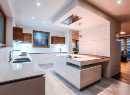 Technistone Crystal Polar White - klasyczna  biel w twojej kuchni.