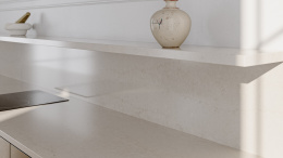 Taj Mahal Gold-  blat roboczy  i ściana w Ciepłym odcienie beżu i złota