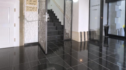 Technistone Starligth Black - zastosowanie zarówno do powieszchni płaskich jak podłogi jak i do schodów