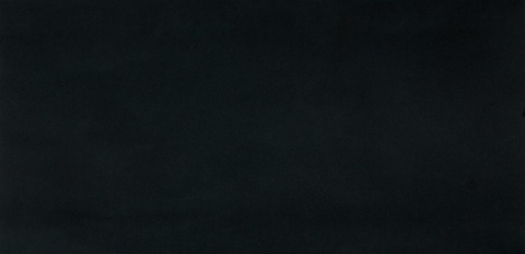 Moak Black to granit naturalny o głębokiej czerni przełamywanej delikatnymi smugami i drobnymi refleksami w odcieiach grafitu