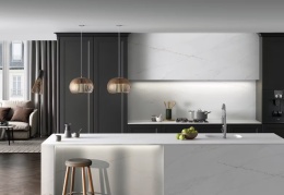 Silestone Ethereal Glow zastosowano jako blat kuchenny scianę oraz wyspę kuchenną