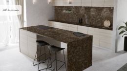 Avant Quartz Bourbonnais to czekoladowy konglomerat kwarcowy z kremowo-beżowymi formacjami mineralnymi.