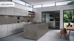 Caesarstone Coastal Grey to ciemnoszary konglomerat kwarcowy o wyrazistym, jasnym żyłkowaniu i naturalnym, kamiennym charakterze