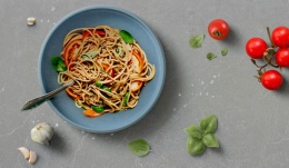 Blat wykonany z Grigio Venato charakteryzuje się chłodnofioletowym tłem z subtelnym rysunkiem przypominającym marmurowe żyłki