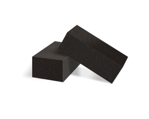 Bloczki Pure Black to intensywna, nasycona czerń, z lekko perłowym połyskiem i jednolitą fakturą