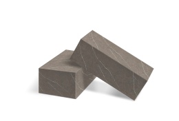 2 bloczki wykonane z konglomerat Pietra Grey o kolorze chłodnego grafitu z jasnoszarymi żyłkami o nieregularnym układzie.