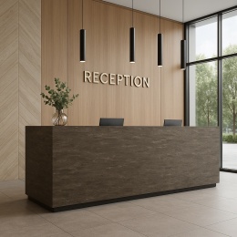 Nowoczesna recepcja w stylu komercyjnym z ladą i ścianą wykończoną konglomeratem Santamargherita Gray Feather.