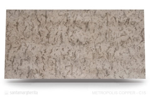 Metropolis Copper to chłodny, jasny konglomerat kwarcowy w odcieniach popielatego beżu z domieszką szarości i kamiennych brązów.