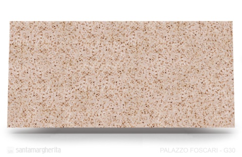 Palazzo Foscari o tonacji morelowo-różowej, wzbogaconej o naturalne wtrącenia w odcieniach bieli, szarości i cynamonowego brązu