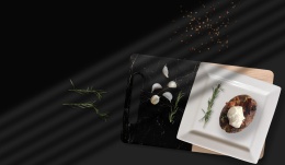 Blat wykonany z konglomeratu  Nero Intenso o kolrystyce głębokiej czerni, bez wzoru