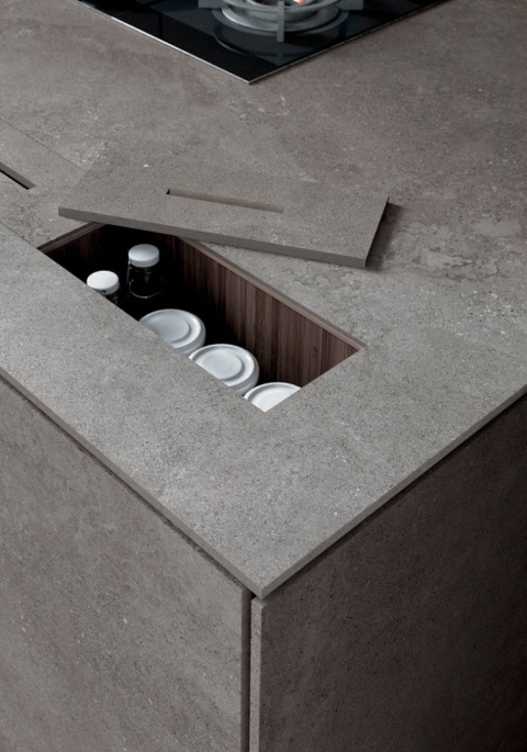 Blat kuchenny ze spieku Buxy Select z ukrytym schowkiem na słoiki i przyprawy.