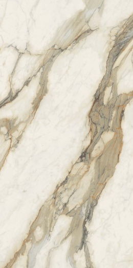 Calacatta Hermitage wyróżnia się kremowo-białym tłem, na którym rozchodzą się żyły w odcieniach beżu, szarości i złota,