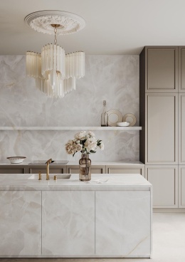 Kuchnia w jasnych barwach z wyspą wykończoną spiekiem Onyx White