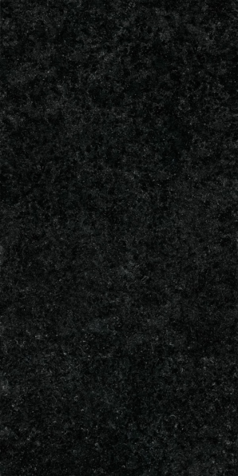 Pierre Blue - czarny odcień z delikatnymi, nieregularnymi przejaśnieniami nadaje powierzchni wyrazistości i wyjątkowej głębi.