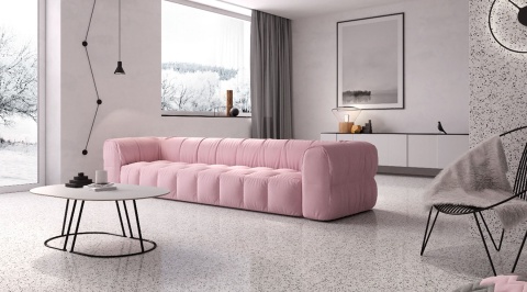 Pozadzka wykonana z Berlin o jasnoszarej, niemal białej tonacji, z subtelnymi akcentami w odcieniach beżu, szarości i pasteli.