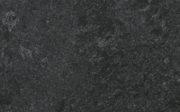 Lapis o głębokiej, grafitowo-antracytowa kolorystyce wzbogaconej subtelnym, naturalnym rysunkiem