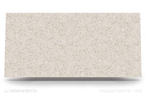 Palazzo Maffei jasna, kremowo-beżowa podstawa została wzbogacona o subtelne szare i złociste akcenty