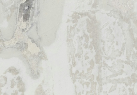 Dover White charakteryzuje się jasnym, kremowo-białym tłem z delikatnym, szarym użyleniem i subtelnym, srebrzystym połyskiem