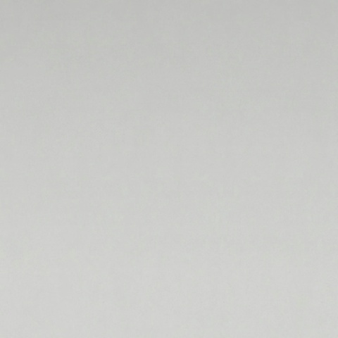 Caliza Nevada to wapień o jasnoszarej, lekko kredowej bazie, z ewentualnymi drobnymi przebarwieniami w chłodnych tonacjach