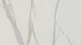 Defense - Dominujący odcień to czysta biel o lekko kremowym tonie, przecięta żyłami w odcieniach złota i srebrzystej szarości