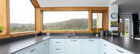 Silestone Marengo to ciemnoszary spiek kwarcowy z delikatnym ziarnem. Bmaty kuchenne