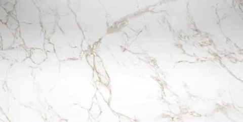 Płyta Dekton Entzo 8 mm w wykończeniu matowym, z motywem złotych żył na białym tle