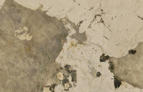 Płyta Khalo łączy w sobie odcienie beżu, złamanej bieli i szarości