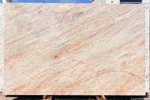 Astoria Cream – struktura – wyraźna faktura powierzchni, nierówności i cień-światło