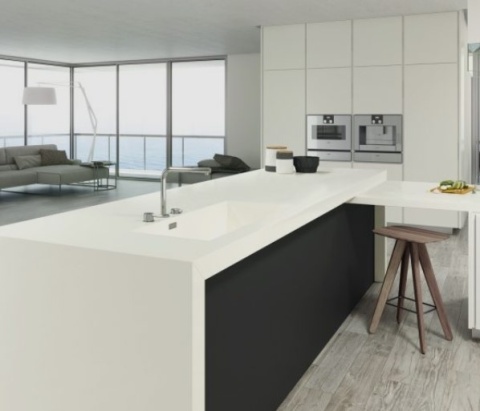 Wyspa kuchenna wykonana z Spiek kwarcowy Grespania Basic Blanco – śnieżnobiała powierzchnia w wykończeniu poler i natura