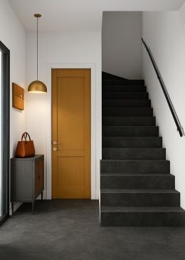 Zbliżenie powierzchni spieku kwarcowego Titan Antracita – ciemnoszara, matowa faktura inspirowana betonem architektonicznym.