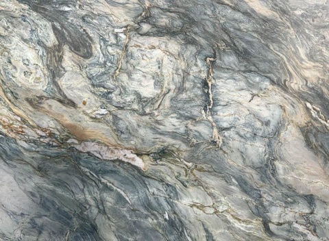 zbliżenie struktury kamienia, gdzie widoczne są drobne ziarna i naturalne niuanse kolorystyczne w obrębie płyty.