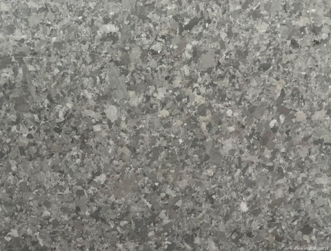 fragment kamienia w wykończeniu szczotkowanym, z matową powierzchnią i subtelną strukturą.