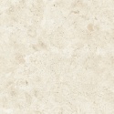 Grespania Coralina Blanco – cienka płyta o matowym, beżowo-kremowym wykończeniu wapiennym.