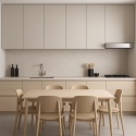 Nowoczesna kuchnia z blatami i ścianą wykończoną spiekiem Coralina Perla w jasnoszarym, perłowym odcieniu