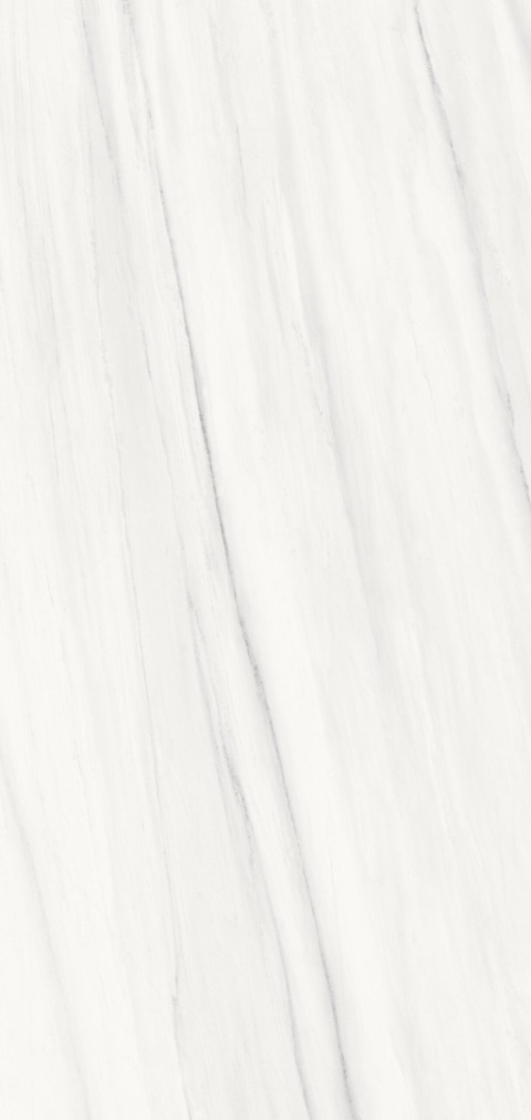 Grespania Duomo – biała powierzchnia z delikatnym, poziomym użyleniem w odcieniach szarości, inspirowana naturalnym marmurem.