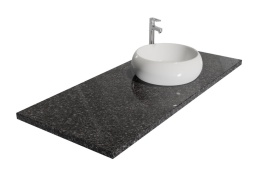 Blat z granitu Black Antracite z nablatową umywalką, o ciemnej, drobnoziarnistej i eleganckiej strukturze