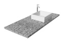 Blat z granitu Grey z umywalką nablatową, o jasnoszarej, naturalnie drobnoziarnistej strukturze