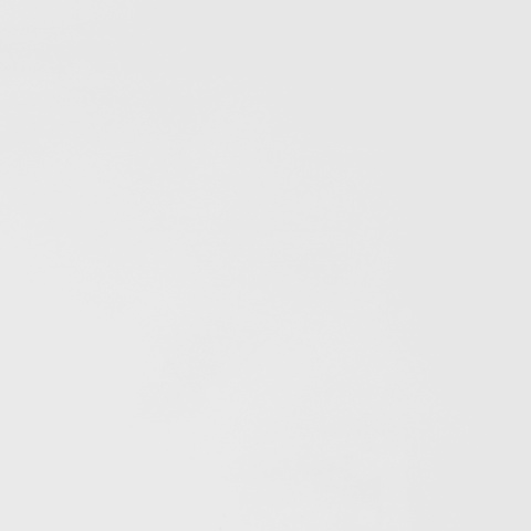 Zbliżenie konglomeratu kwarcowego Crystal White o jednolitej, śnieżnobiałej i gładkiej powierzchni