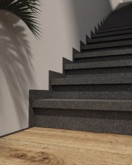 Schody z granitu Black Antracite satyna w ciemnej, gładkiej strukturze o lekkim satynowym połysku