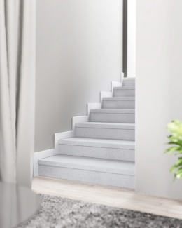 Schody z aglomarmuru Polare – jasne, minimalistyczne wykończenie wnętrza w nowoczesnym, eleganckim stylu