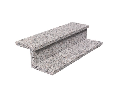 Stopień z granitu Rosa Beta – naturalny kamień o drobnym uziarnieniu i uniwersalnym wyglądzie