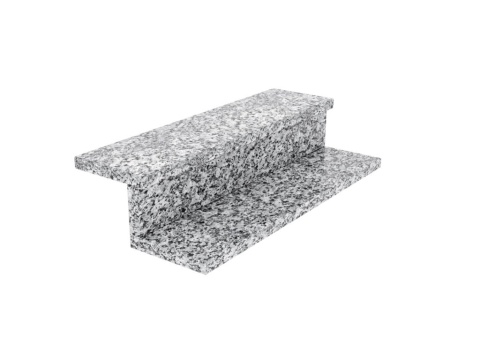 Schodek z granitu Strzegom – trwały polski kamień w odcieniach szarości o naturalnej strukturze
