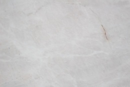 Płyta Sky White 20 mm, dolomit naturalny o jednolitej, jasnej kolorystyce i subtelnym rysunku