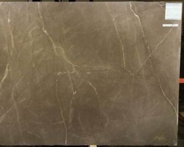 Płyta kwarcytu Bronze Armani w ciepłym brązowym odcieniu z jasnym żyłkowaniem